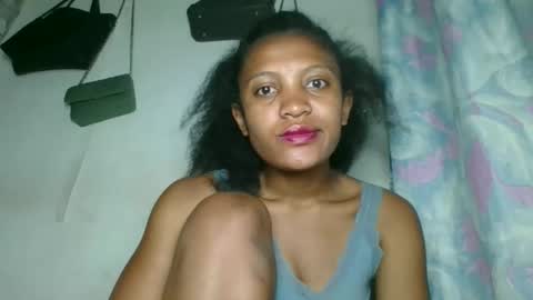 Snapshot of sanelie09 chatting on November 5, 1:27 am sanelie09 online show from November 5, 1:27 am