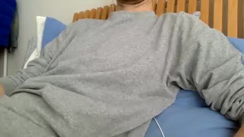 Snapshot of sansha1305 chatting on February 19, 4:36 pm sansha1305 online show from February 19, 4:36 pm