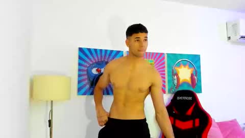 Snapshot of santana_maximo chatting on February 25, 12:37 pm Maximo Santana online show from February 25, 12:37 pm