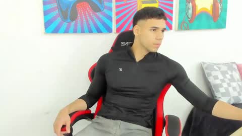 Snapshot of santana_maximo chatting on May 11, 4:04 pm Maximo Santana online show from May 11, 4:04 pm