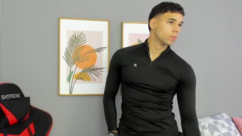 Snapshot of santana_maximo chatting on May 25, 12:44 pm Maximo Santana online show from May 25, 12:44 pm