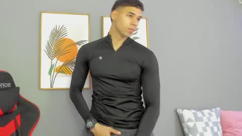 Snapshot of santana_maximo chatting on May 27, 5:10 pm Maximo Santana online show from May 27, 5:10 pm