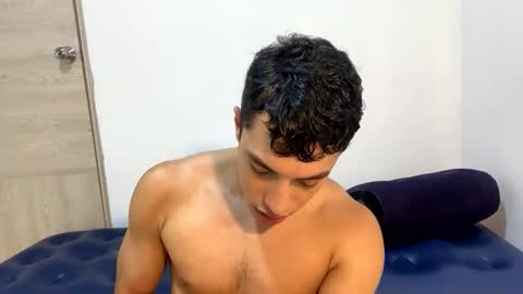 Snapshot of santi36rt chatting on April 26, 10:51 pm santi36rt online show from April 26, 10:51 pm