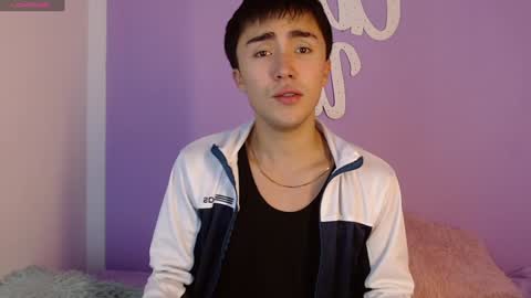 Snapshot of santi_fabulous chatting on December 4, 4:10 am santi_fabulous online show from December 4, 4:10 am