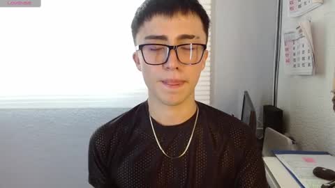 Snapshot of santi_fabulous chatting on December 28, 9:40 pm santi_fabulous online show from December 28, 9:40 pm