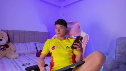 santi online show from April 9, 2:33 am