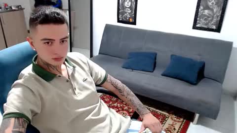 Snapshot of santi_ss chatting on November 8, 4:07 pm santi_ss online show from November 8, 4:07 pm