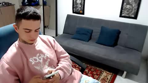 Snapshot of santi_ss chatting on November 18, 12:49 am santi_ss online show from November 18, 12:49 am