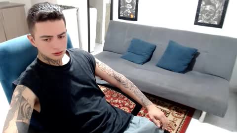 Snapshot of santi_ss chatting on November 20, 3:45 pm santi_ss online show from November 20, 3:45 pm