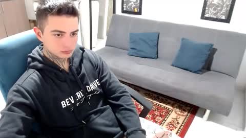 Snapshot of santi_ss chatting on November 23, 2:22 am santi_ss online show from November 23, 2:22 am