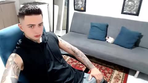 Snapshot of santi_ss chatting on November 26, 1:17 am santi_ss online show from November 26, 1:17 am