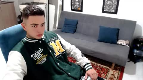 Snapshot of santi_ss chatting on November 30, 4:11 pm santi_ss online show from November 30, 4:11 pm