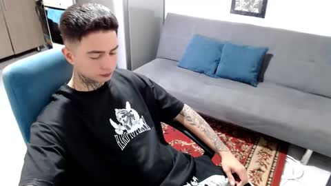 santi_ss online show from January 17, 12:54 pm