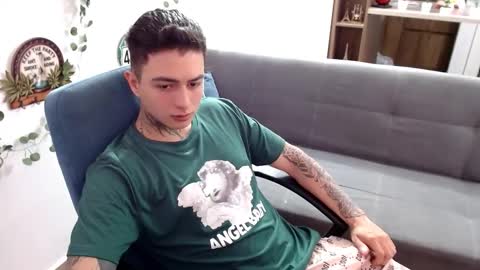 santi_ss online show from March 30, 3:02 pm