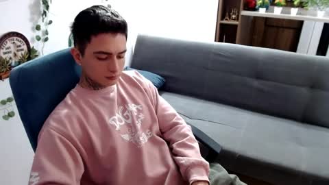 santi_ss online show from April 5, 2:47 pm