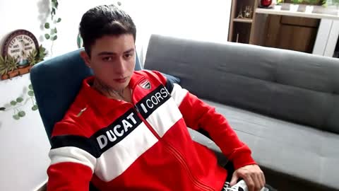 santi_ss online show from April 6, 2:53 am