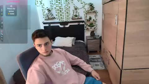 Snapshot of santi_ss chatting on April 26, 3:21 pm santi_ss online show from April 26, 3:21 pm