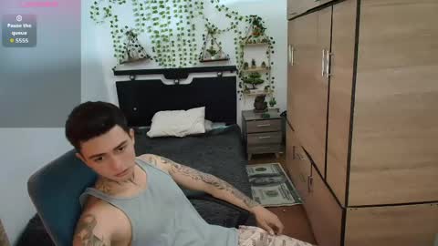 Snapshot of santi_ss chatting on April 27, 5:44 pm santi_ss online show from April 27, 5:44 pm