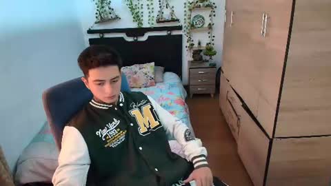 santi_ss online show from June 30, 3:02 pm