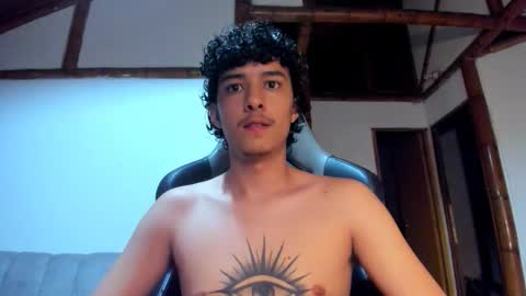 santi_twink19 online show from February 23, 3:04 am