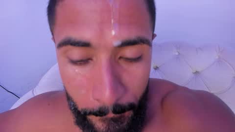Snapshot of santiago_huntt chatting on September 23, 10:02 pm santiago_huntt online show from September 23, 10:02 pm