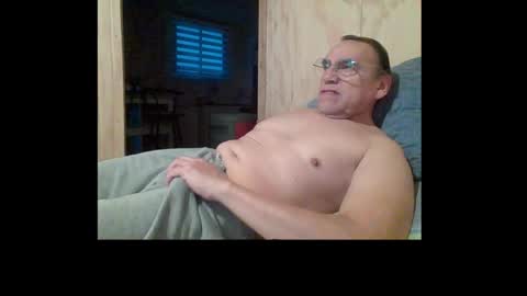Snapshot of santiago_n chatting on July 29, 11:41 am santiago_n online show from July 29, 11:41 am