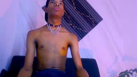 Santiiiiii  online show from April 14, 4:07 am