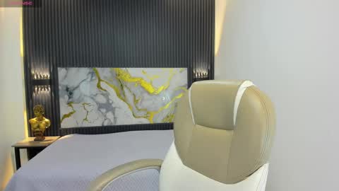Snapshot of santiago_russo18 chatting on September 13, 12:05 pm santiago_russo18 online show from September 13, 12:05 pm