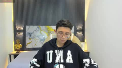 Snapshot of santiago_russo18 chatting on September 22, 12:18 pm santiago_russo18 online show from September 22, 12:18 pm