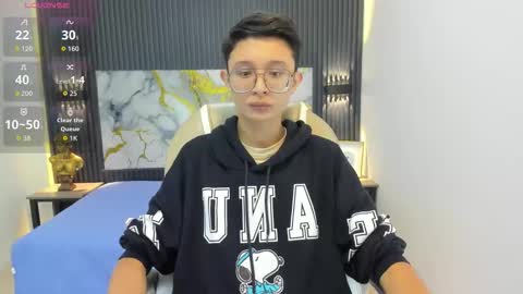 Snapshot of santiago_russo18 chatting on September 29, 12:32 pm santiago_russo18 online show from September 29, 12:32 pm