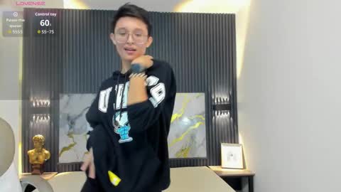 Snapshot of santiago_russo18 chatting on October 10, 12:48 pm santiago_russo18 online show from October 10, 12:48 pm