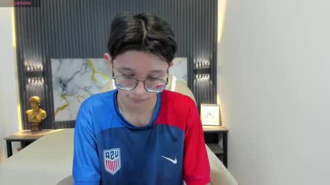 Snapshot of santiago_russo18 chatting on October 19, 1:01 pm santiago_russo18 online show from October 19, 1:01 pm