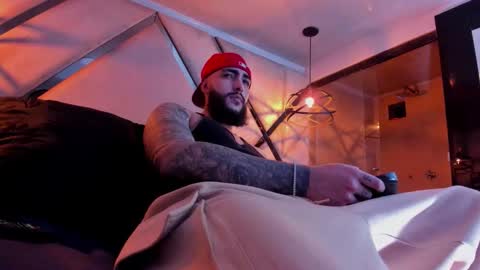 Santiago Hincapiie online show from March 4, 4:29 am