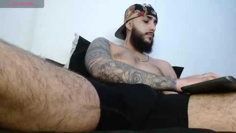 Santiago Hincapiie online show from April 17, 1:30 am