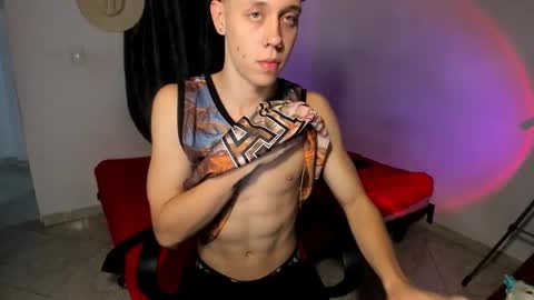 Julius Novachrono  online show from December 19, 1:23 am