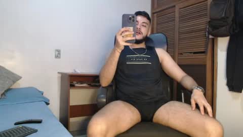 Snapshot of santiexxx chatting on June 28, 1:22 am santiexxx online show from June 28, 1:22 am