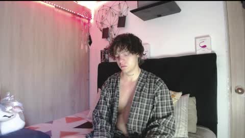 Snapshot of santii_rose chatting on April 30, 11:05 am Santii online show from April 30, 11:05 am