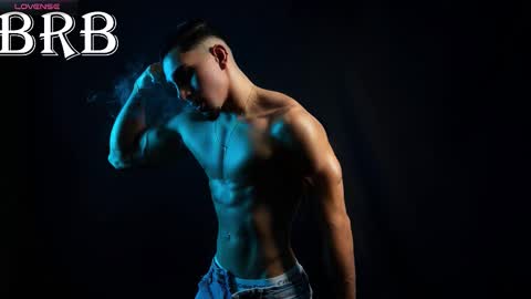 Santiago Seans online show from February 18, 1:18 pm