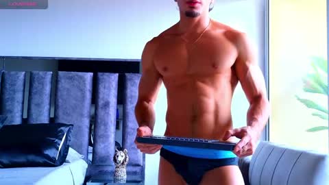 Snapshot of santin_seans chatting on May 11, 4:04 pm Santiago Seans online show from May 11, 4:04 pm
