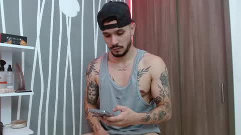 Snapshot of santti_torres chatting on November 23, 3:50 am Santy Torres online show from November 23, 3:50 am