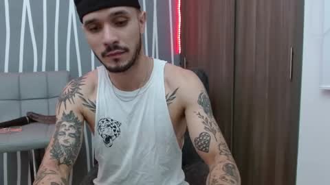 Snapshot of santti_torres chatting on March 4, 2:39 am Santy Torres online show from March 4, 2:39 am