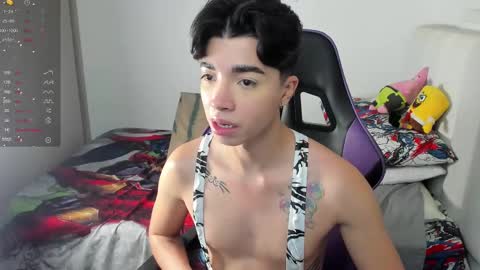 Snapshot of santy7u7 chatting on February 18, 1:33 pm Mr. Santiago online show from February 18, 1:33 pm