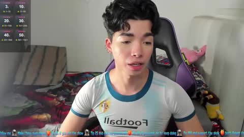 Snapshot of santy7u7 chatting on March 6, 4:28 pm Mr. Santiago online show from March 6, 4:28 pm