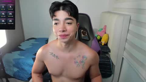 Snapshot of santy7u7 chatting on October 1, 1:17 pm Mr. Santiago online show from October 1, 1:17 pm