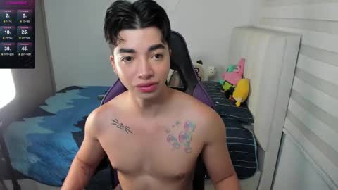 Snapshot of santy7u7 chatting on October 3, 1:19 pm Mr. Santiago online show from October 3, 1:19 pm