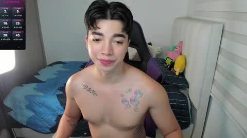 Snapshot of santy7u7 chatting on October 7, 1:19 pm Mr. Santiago online show from October 7, 1:19 pm