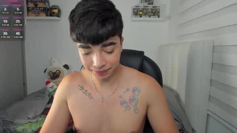 Mr. Santiago online show from April 4, 1:19 pm