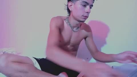 santy online show from February 7, 10:13 pm