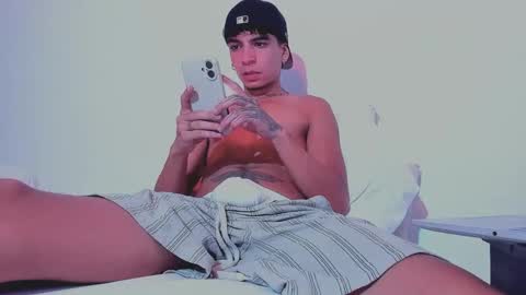 santy online show from February 10, 7:45 am