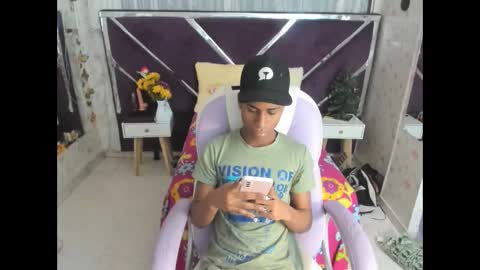 Snapshot of santy_bigcock_01 chatting on November 18, 11:36 am santy online show from November 18, 11:36 am